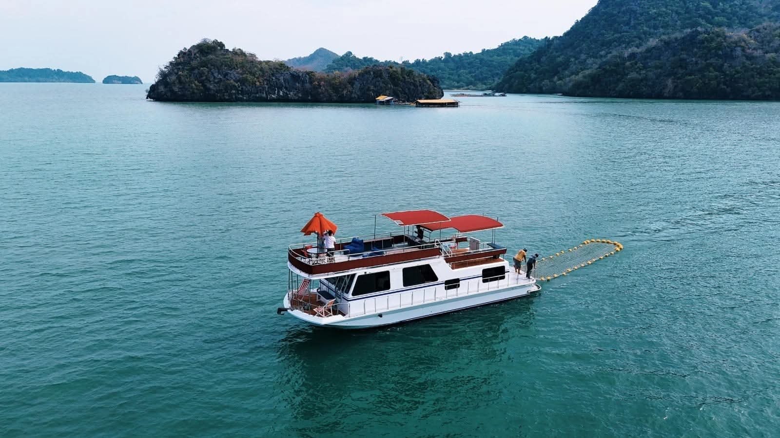 Langkapuri at sea
